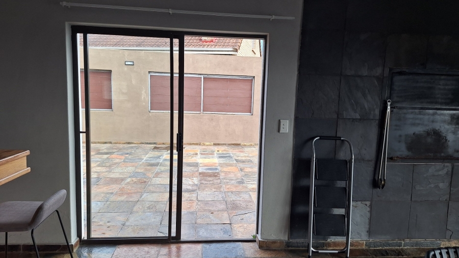 4 Bedroom Property for Sale in Humerail Eastern Cape